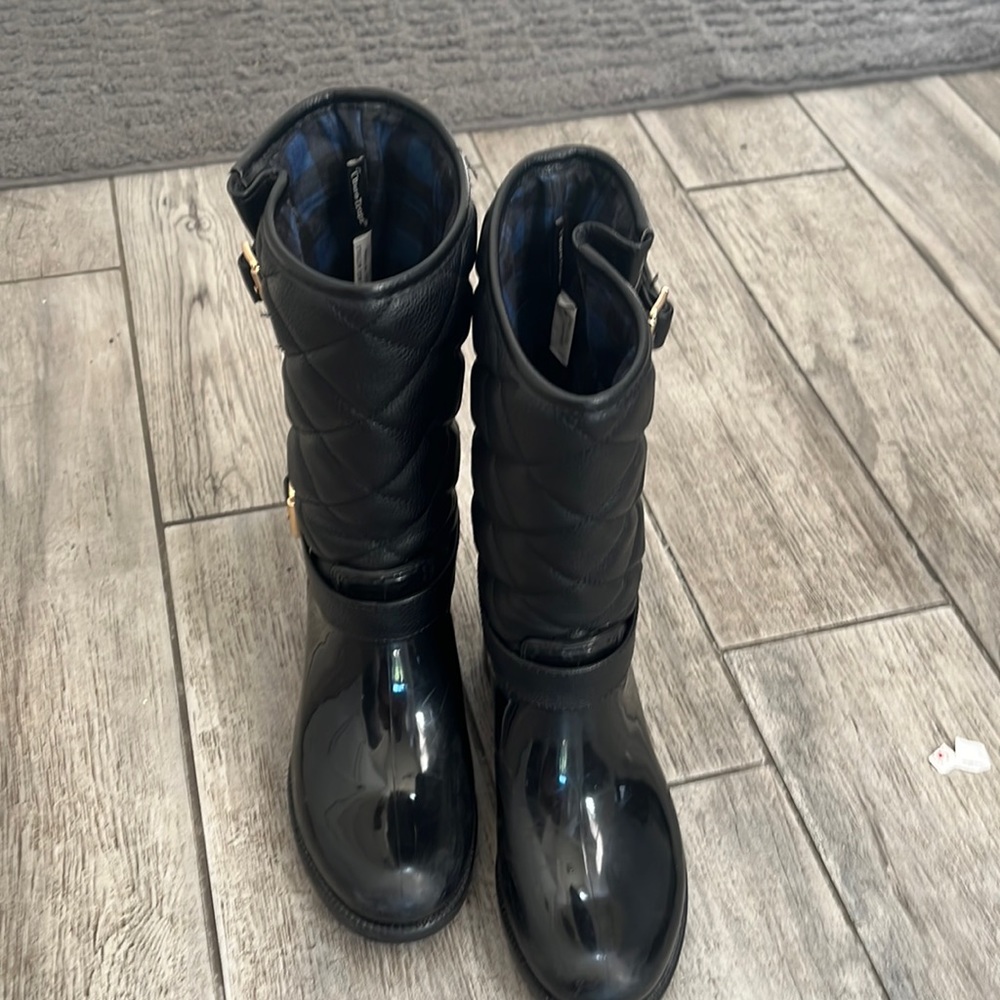 Black rain/snow boots